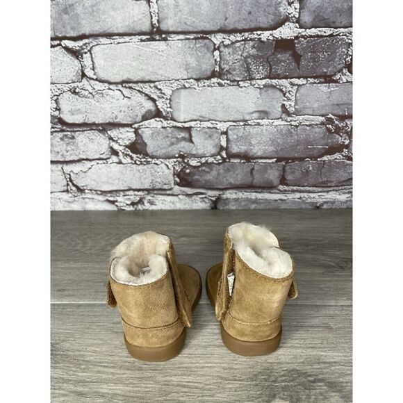 UGG Keelan Tan Brown Suede Sheepskin Lined Boots Toddlers Kids Size 1M US/16EU - Picture 5 of 16